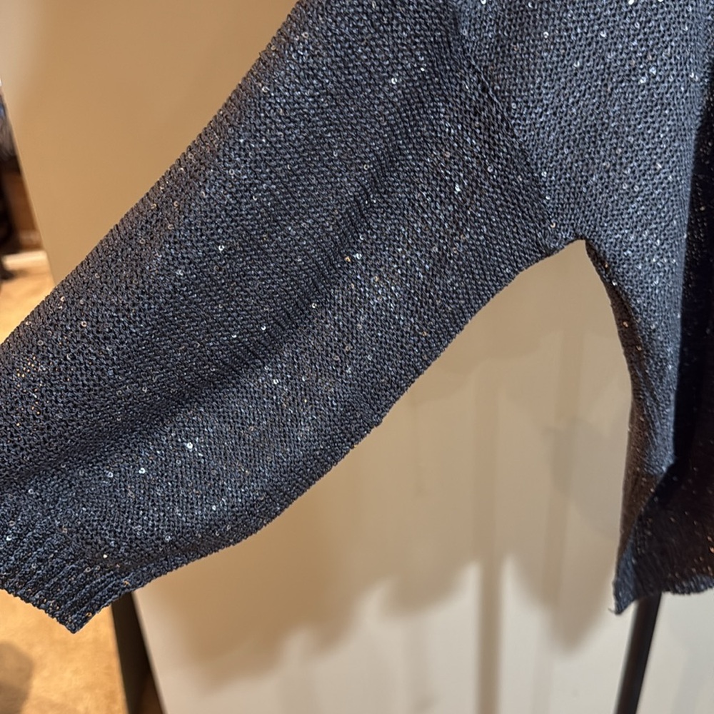 Sioni Black Crew Neck Sweater with Fine Knit Texture - Picture 4 of 9